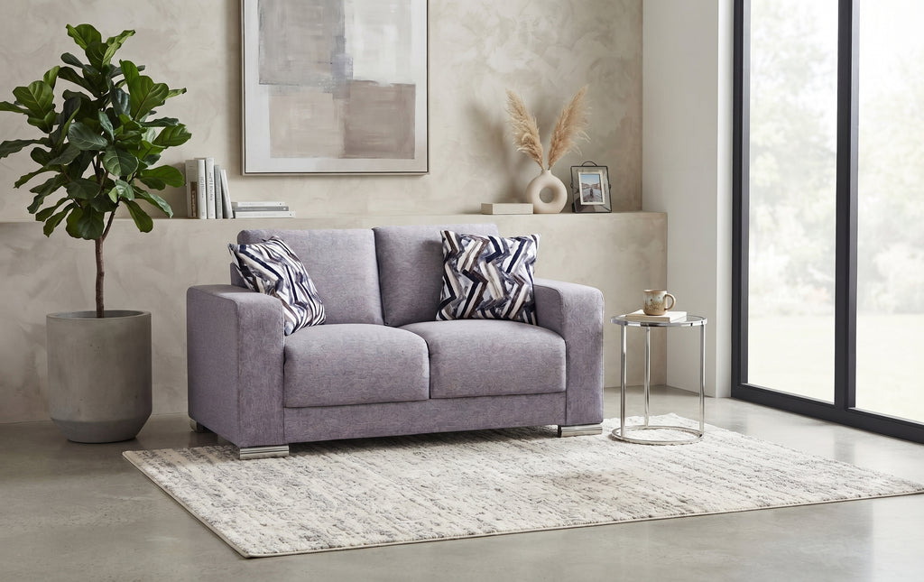 Love Seat Angy de 2 Plazas en Tela Gris con Cojines Decorativos